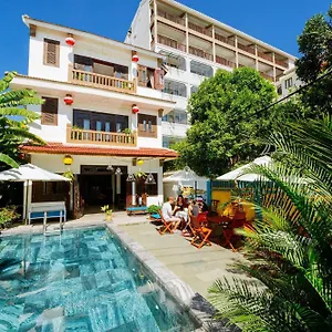 Hotel B'lan Riverside ***